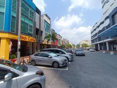 HOT! Tmn Kota Laksamana Jaya Ground shop lot Facing The Waves for Rent