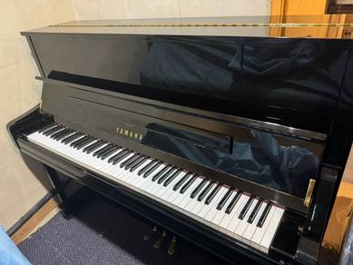 Yamaha Upright Piano U1J PE Like New