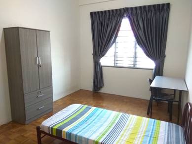 Female AIRCOND Room at Uni Garden (opposite UNIMAS)