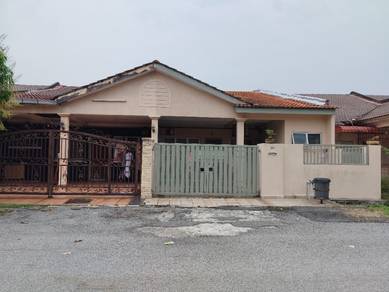 Single storey house for sale No 69 Jln Cemara-5 Saujana Utama