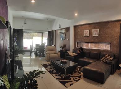 Gated Tmn Manikar corner CL999 KK Damai