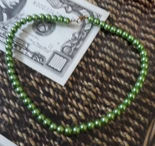 Green Necklace - 43 cm