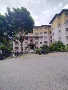 Blok Intan, Corner unit, Depan sekolah
