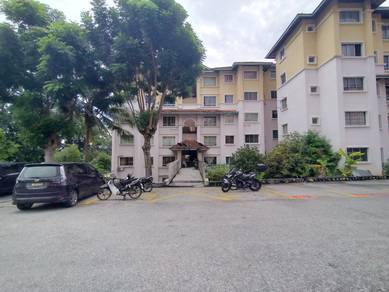 Blok Intan, Corner unit, Depan sekolah