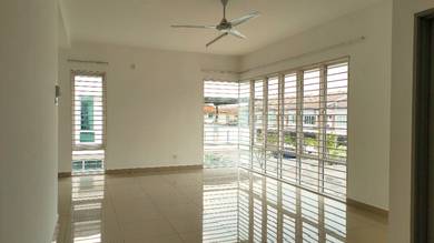 Double storey semi -D house taman Emas Dengkil selangor