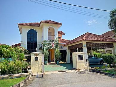 Bungalow at Penang Golf Resort for sale.