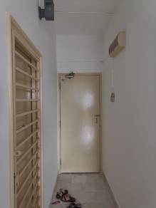 Desarina condo (WITH 2 PARKINGS)