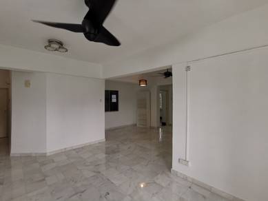 Desarina condo (WITH 2 PARKINGS)