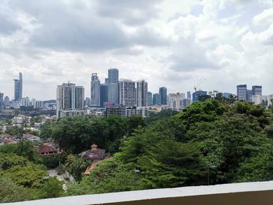 Desarina condo (WITH 2 PARKINGS)