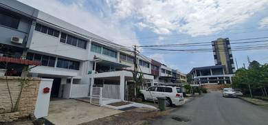 999 Yrs Multi Storey Terrace House in Tmn Reservoir (Off Jln Bundusan)