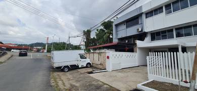 999 Yrs Multi Storey Terrace House in Tmn Reservoir (Off Jln Bundusan)