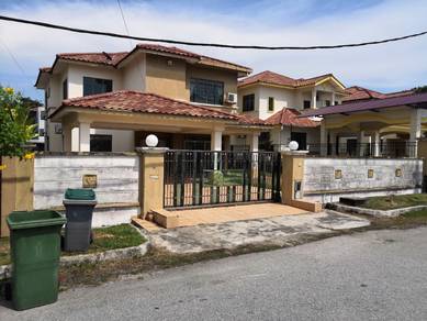 Batu Pahat Banang Golf Luxury Bungalow