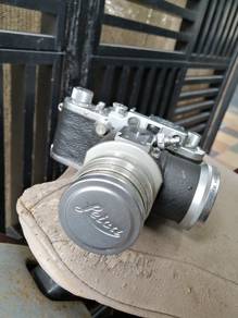 Leica dual lens classic camera