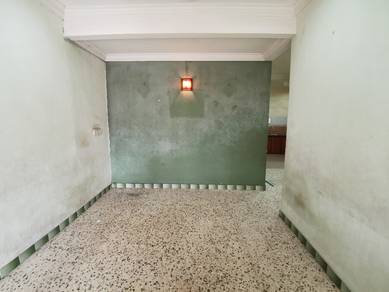 TOWN AREA GOOD LOCATION Single Storey Terrace Taman Peruda For Rent