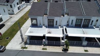 Tiara Sendayan Davina - Rumah Macam Baru Untuk Dijual
