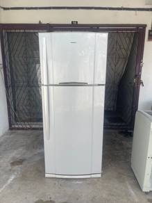 Fridge refrigerator 2d peti sejuk peti ais Toshiba