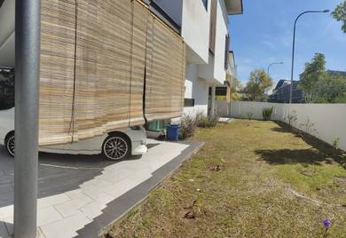 Gated Tmn Manikar corner CL999 KK Damai