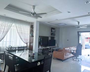Fully Renovated & Furnished 2 Storey Semi D Tmn Merbau Indah