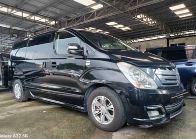 Hyundai GRAND STAREX 2.5 (A) (one power door)