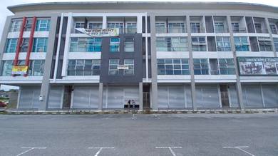 Ground Floor Shop facing Samarahan Expressway