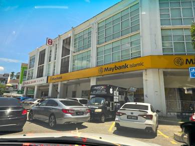 3 storey shop lot Taman Equine Seri Kembangan AEON Putra permai