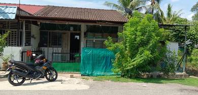 END LOT WITH LAND Single Storey Terrace TOWN AREA Taman Keladi