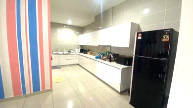 Damansara Foresta Block C F/hold @ 3+1R3B2CP 1441sf N/B Bdr Sri Dsara