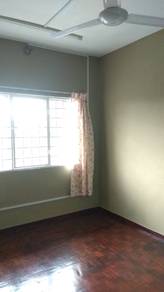MasterRoom For Female With Bathroom, Bandar Country Homes, Rawang.