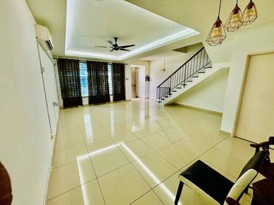 RENOVATED UNIT! 2 Storey Terrace Semenyih Parkland Semenyih