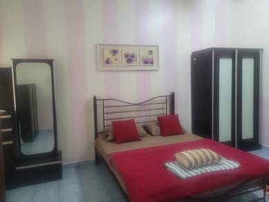 Middle bedroom For Rent (2storey house) at Bandar Puchong Jaya