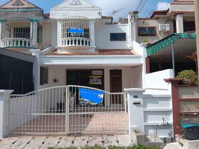 Double Storey Terrace House with 5 rooms At Taman Taufik Ipoh Perak