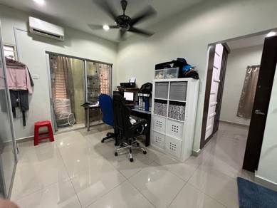 Taman Amansiara Townhouse Selayang Batu Caves Upper floor unit 顶楼的单位)