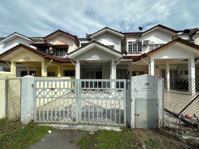 (Hot Area 🔥 & Non Bumi) Double Storey terrace at Taman Tasik Utama