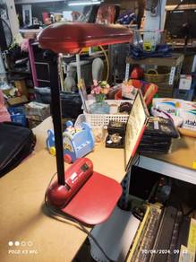 Lampu Meja Terpakai