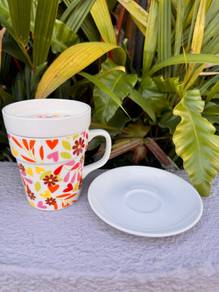 Beautiful mug with saucers (New)