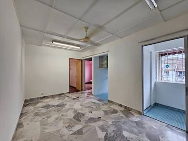Flat @ Desa Petaling 559sf 2R1B Partly Furnished Nice Unit