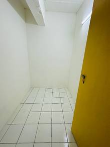 Sinsuran Bilik Sewa Ada Tingkap Room Rental KK Town City Tingkat 3