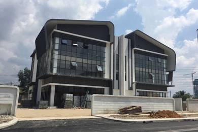 Corner Lot | Sinar Meranti Teknologi Park Puchong Factory warehouse