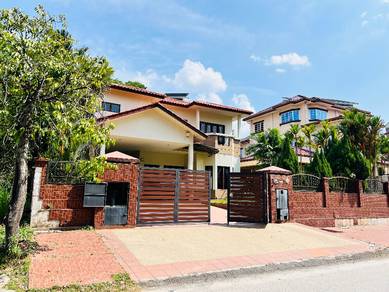 Well design freehold bungalow in putrahills