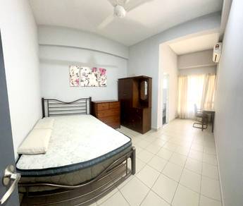 2 rooms Fully Furnished Api-Api Center Apartment Inter corner lot