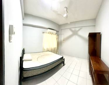 2 rooms Fully Furnished Api-Api Center Apartment Inter corner lot