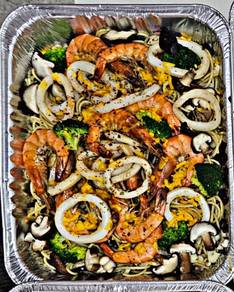 spaghetti aglio olio seafood