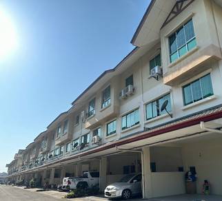 Ganang Villa 3-storey Town House