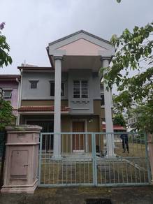 Corner double story house in tmn bukit emas serdang for sale