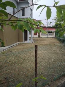 Corner double story house in tmn bukit emas serdang for sale