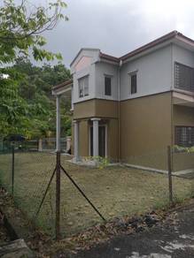 Corner double story house in tmn bukit emas serdang for sale