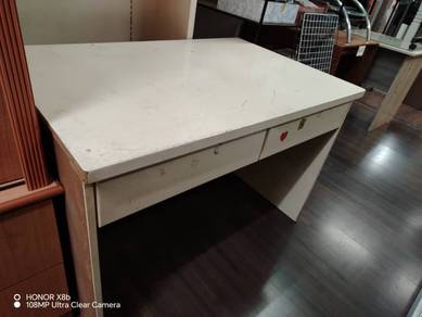 Preloved Study Table