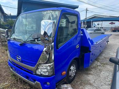 Hino XZU710 - car carrier