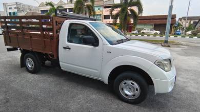 Nissan Navara 2.5MT 4x2 Wooden Cargo