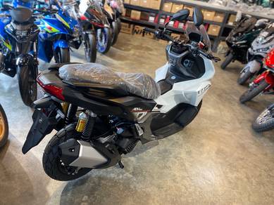 ADV 160 ABS FreeGiftx8 Delivery